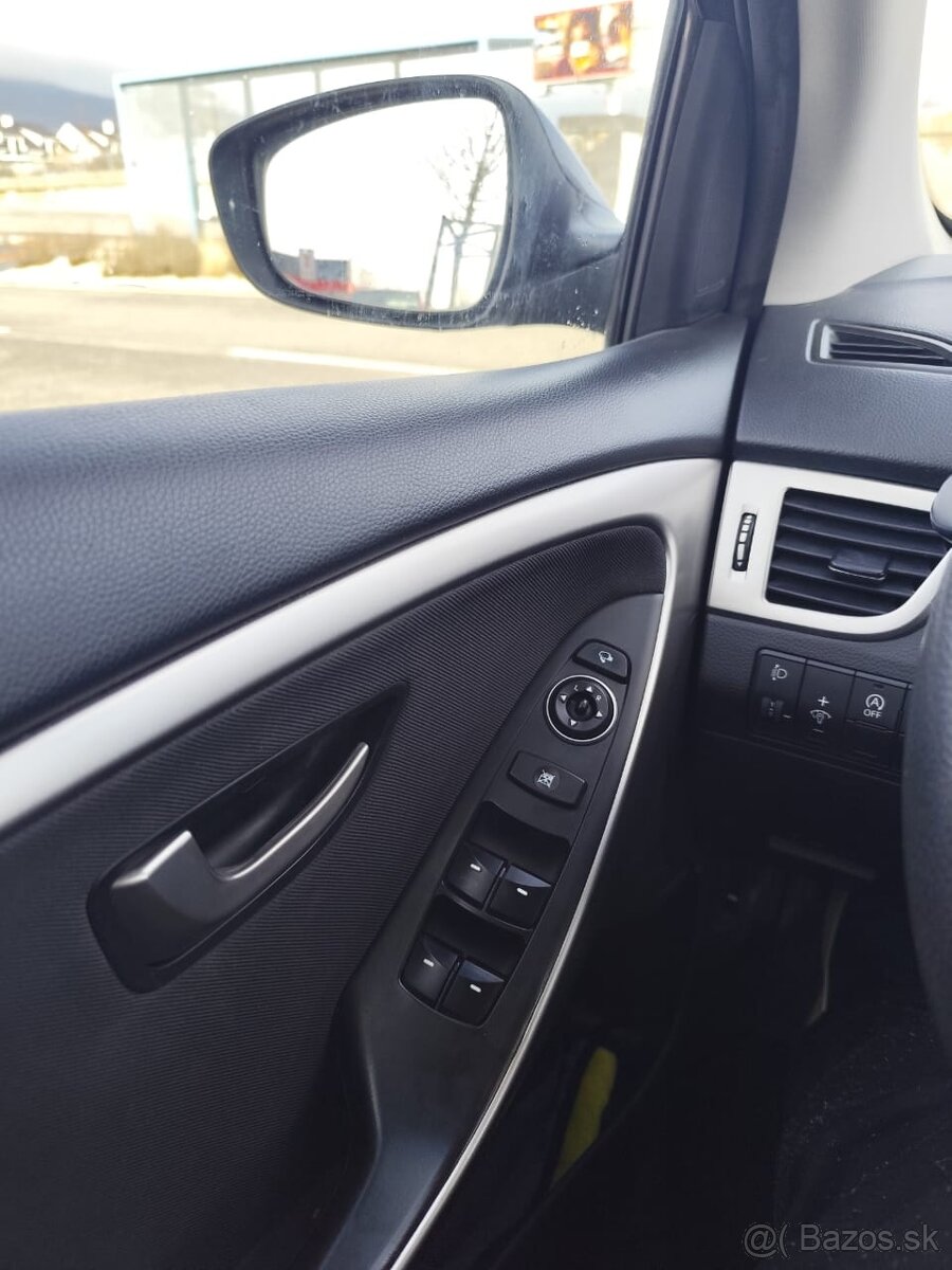 Hyundai i30 TOP STAV - 14