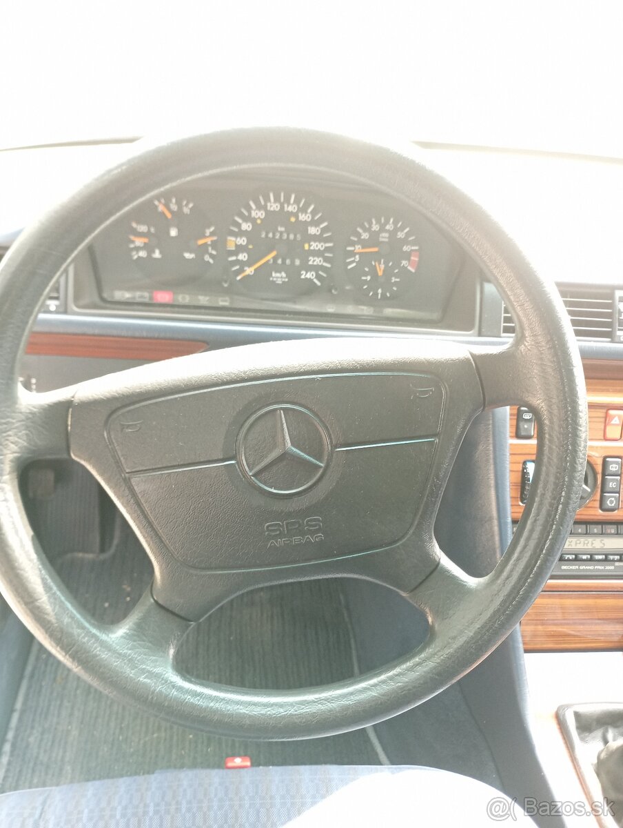 Mercedes Benz 220E W124 - 14