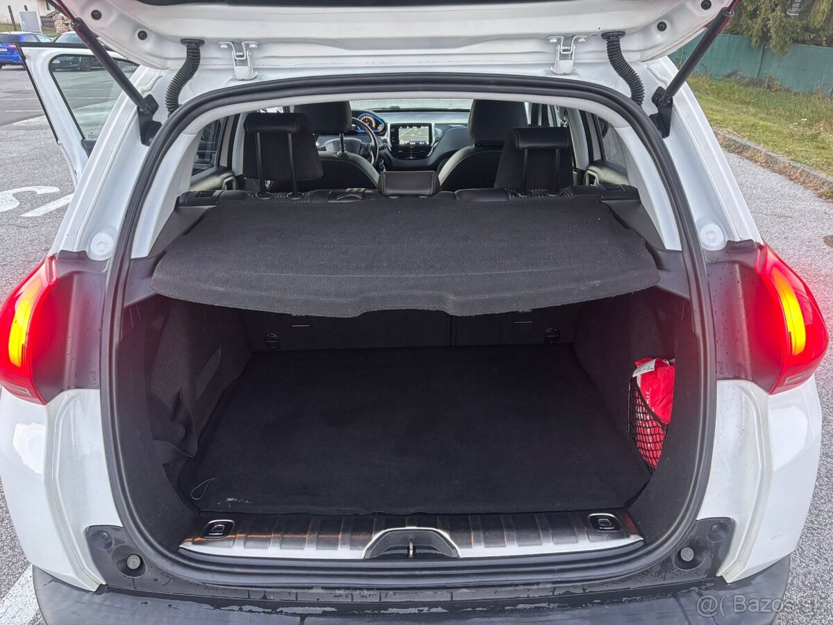 Peugeot 2008 1.2 PureTech 81kw Allure benzín 2017 automat - 14