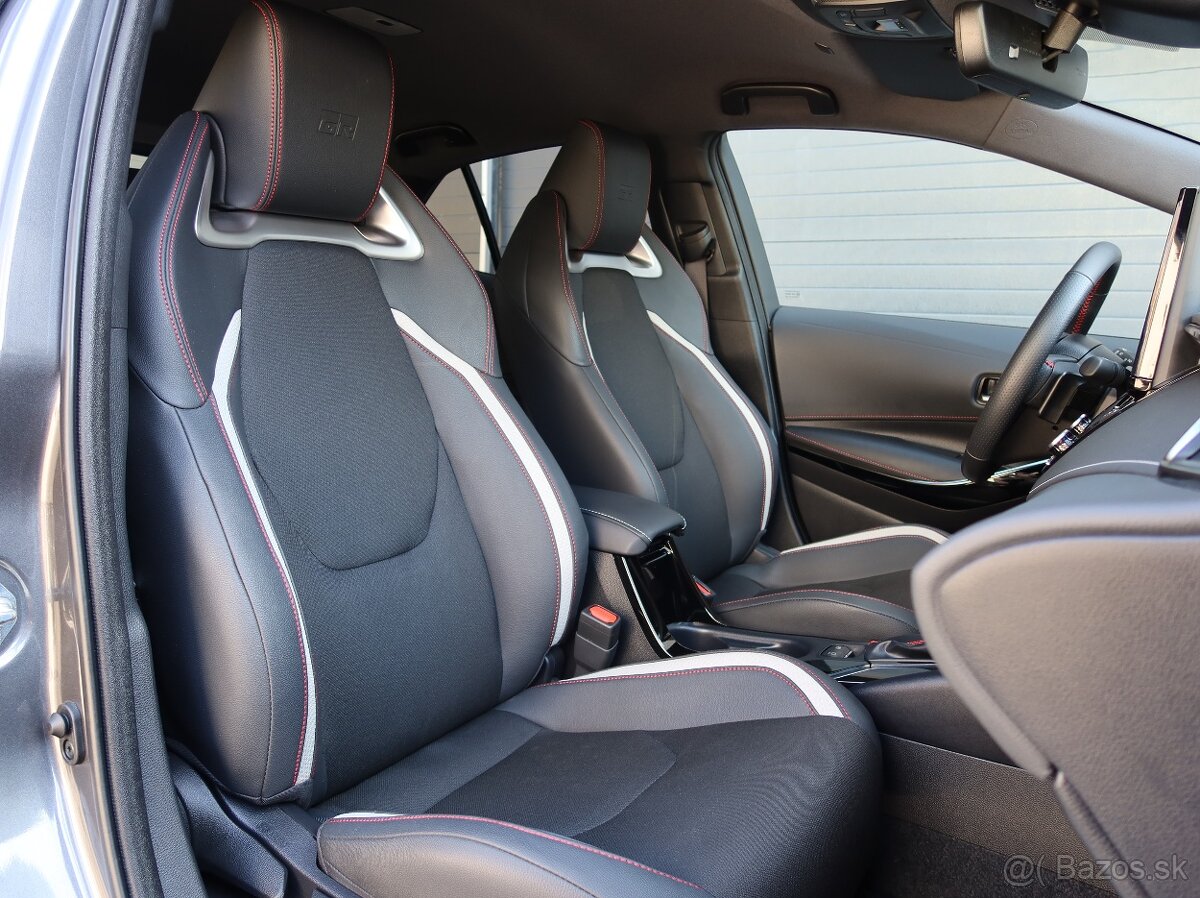 Corolla 2.0 GR SPORT, kúpená v SR, len 9900km,v záruke - 14