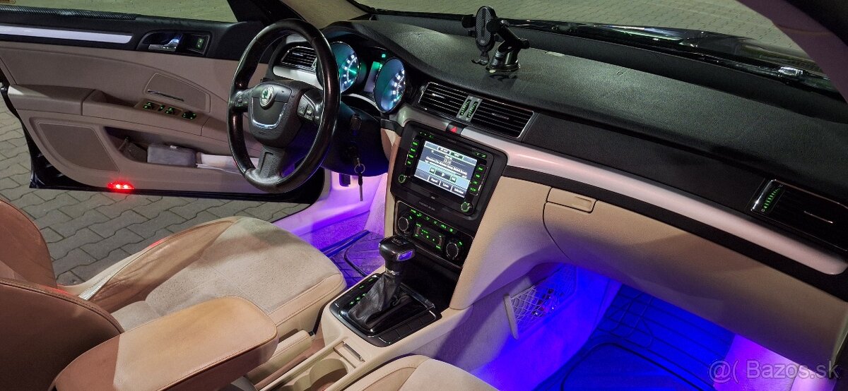 ŠKODA SUPERB COMBI II 2.0 TDI 103KW/140k 2010 premium audio - 14