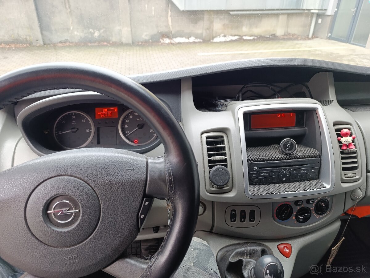 Opel vivaro 2.5 CDTI - 14