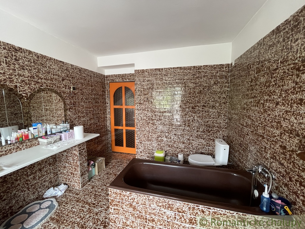 Šesťizbový rodinný dom v Branči – ideálne bývanie v tichej - 14