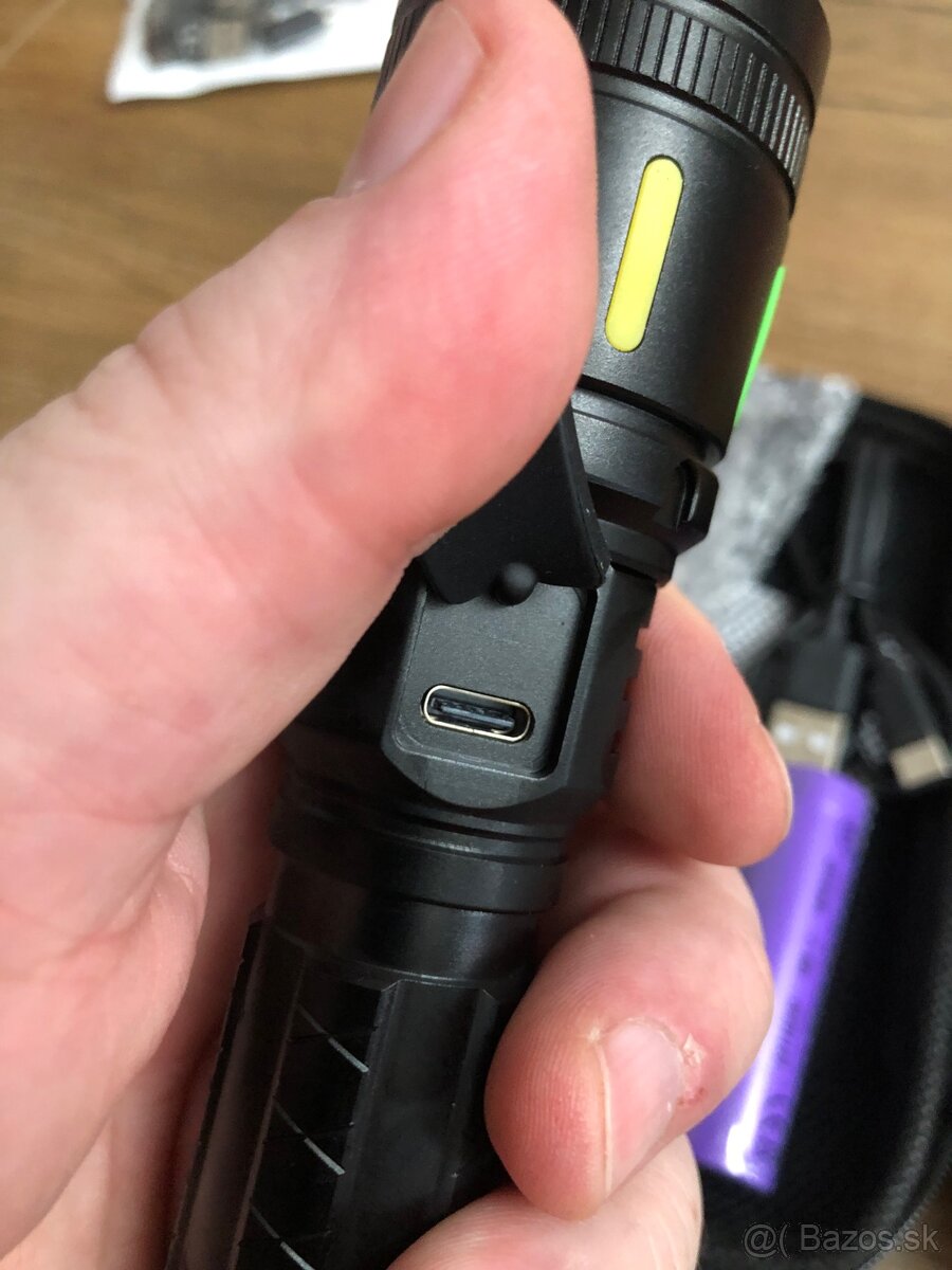Taktická Led baterka (4 režimy) - 14