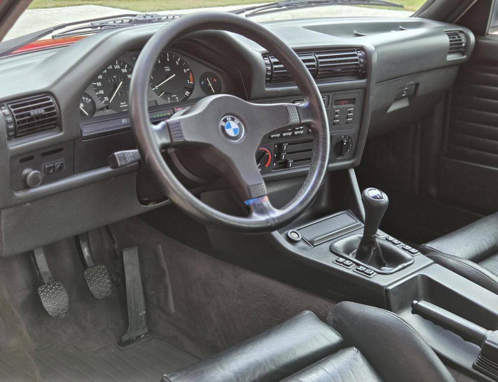 BMW 3-série Cabrio 320i (E30) z roku 1990 - 14