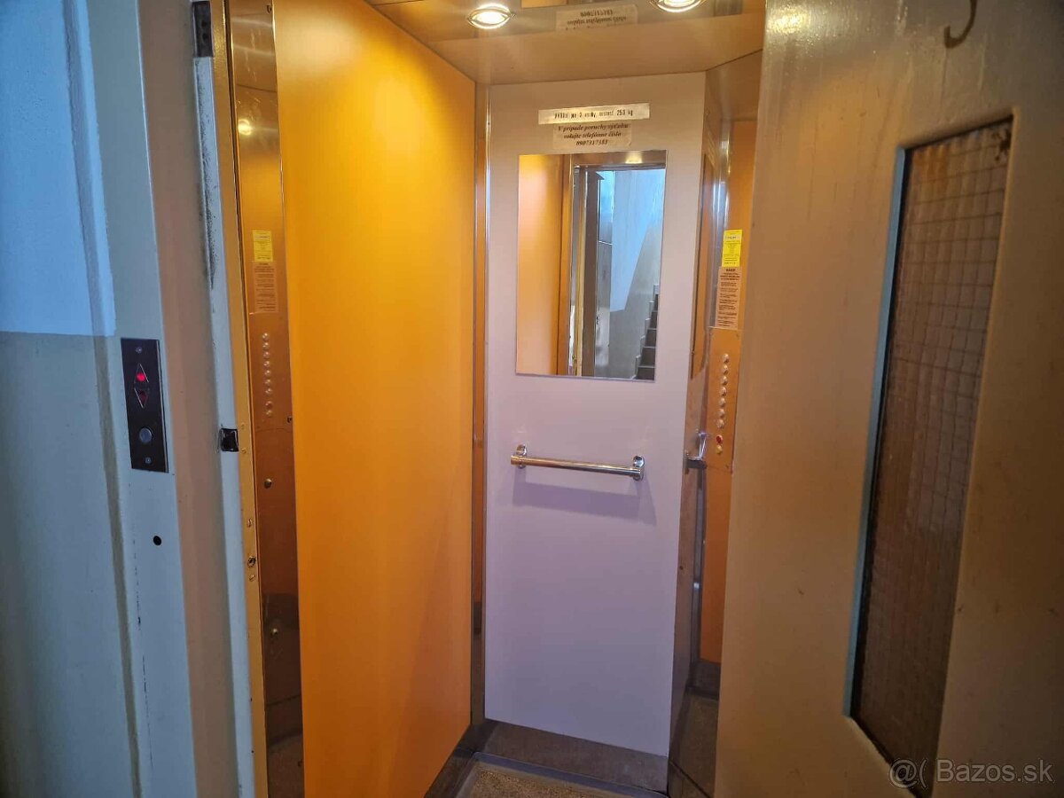 Na prenájom izbový byt s balkónom Handlová - 14