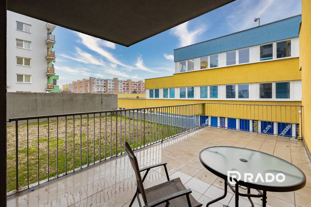 RADO | Na prenájom šikovný 1 - izbový byt s veľkou terasou - 14