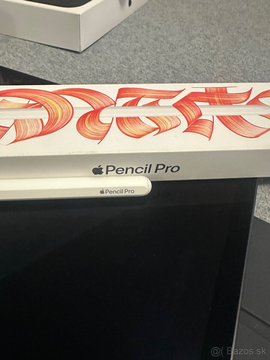 iPad Pro 13 M4 - 100% batéria, bohaté príslušenstvo - 14