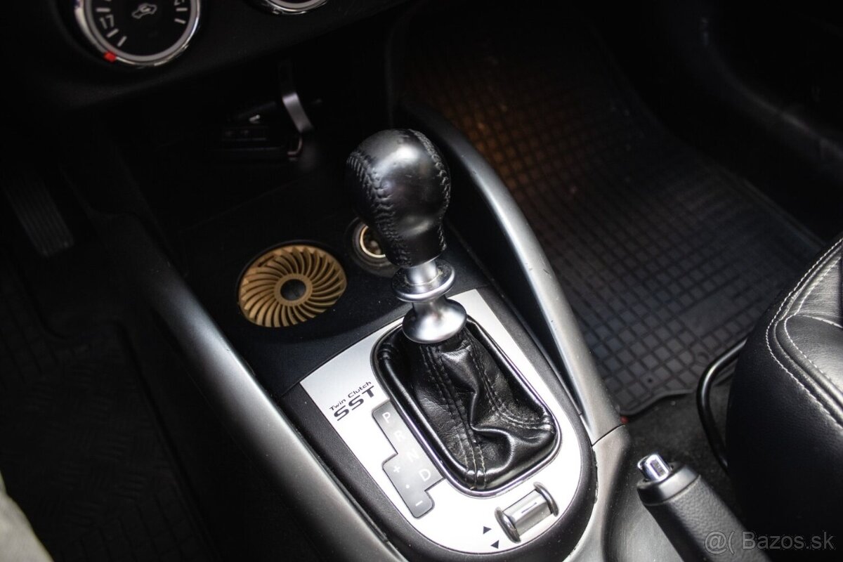 Mitsubishi Outlander 2.2 DI-D TC-SST - 14