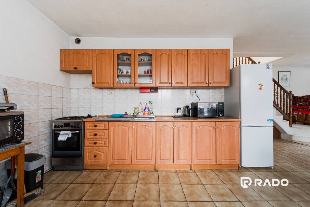 RADO | Pozemky s dvoma domami na prestavbu alebo novostavbu - 14