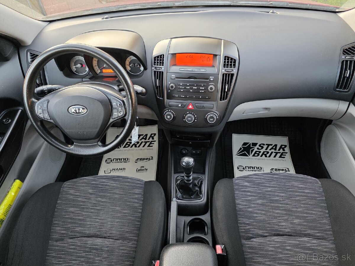 Kia Ceed SW 1.6 16V • Benzín • 85kw • Mod. 2010 - 14