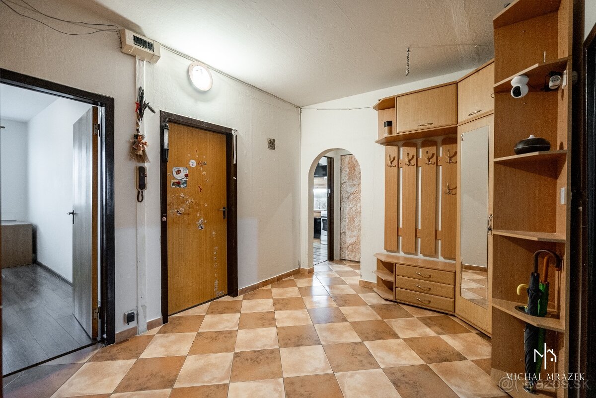 Ponúkame Vám exklizívne na predaj 4i byt po čiastočnej rekon - 14