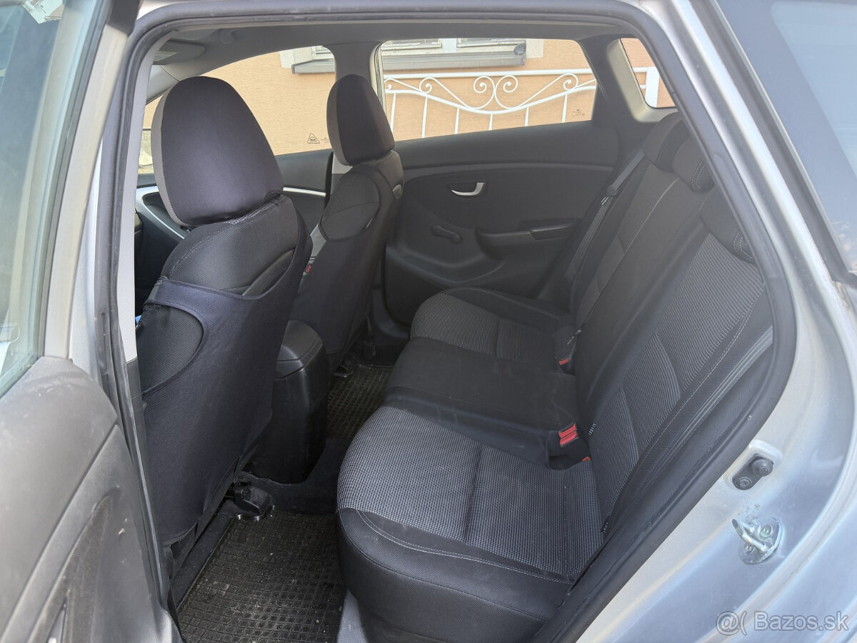 Hyundai i30 Kombi 1.4 MPI - 14