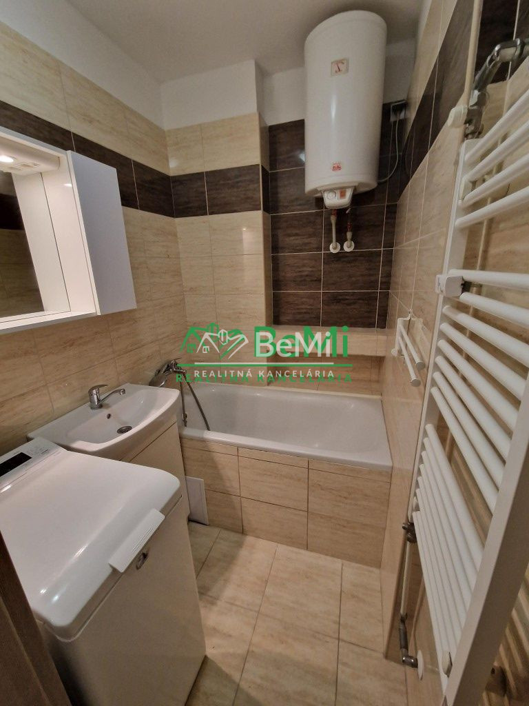 REZERVOVANÉ Centrum Nitry 3 - izbový byt v zateplenom tehlov - 14