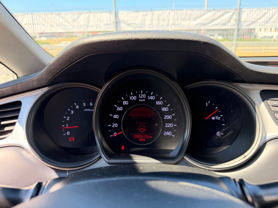 Kia Cee´d 1.6 CRDi VGT Gold - 14