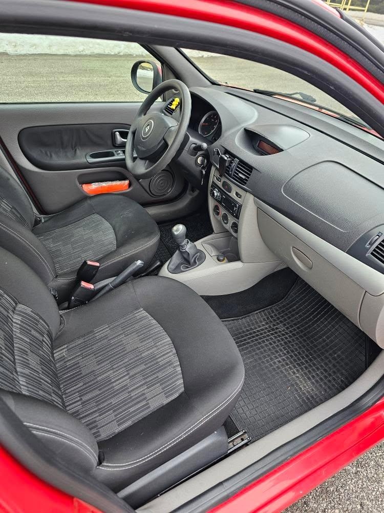 Renault Thalia ročník 2010 - 14