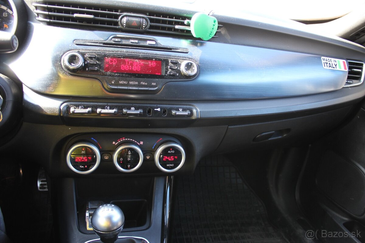 Alfa Romeo GIULIETTA 1.4 benzín - 14