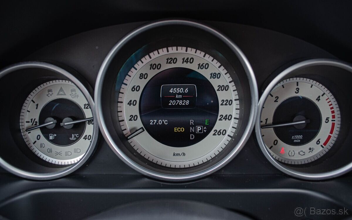 Mercedes Benz E200d Avantgarde - 14