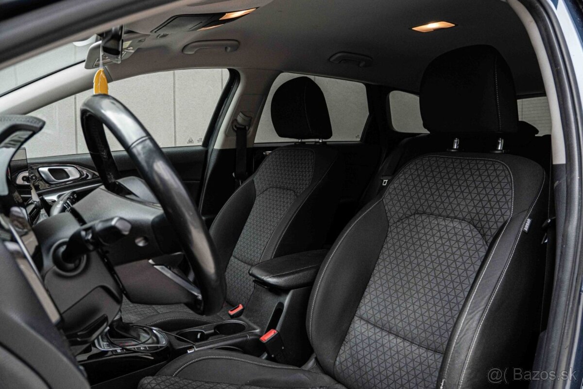 Kia Ceed 1.6 CRDi mHEV Gold A/T - 14