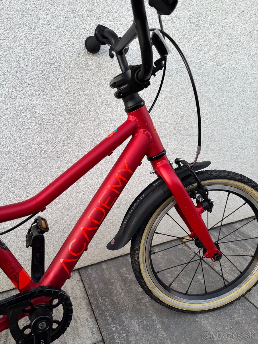 ultralahky Academy grade 16 - 14