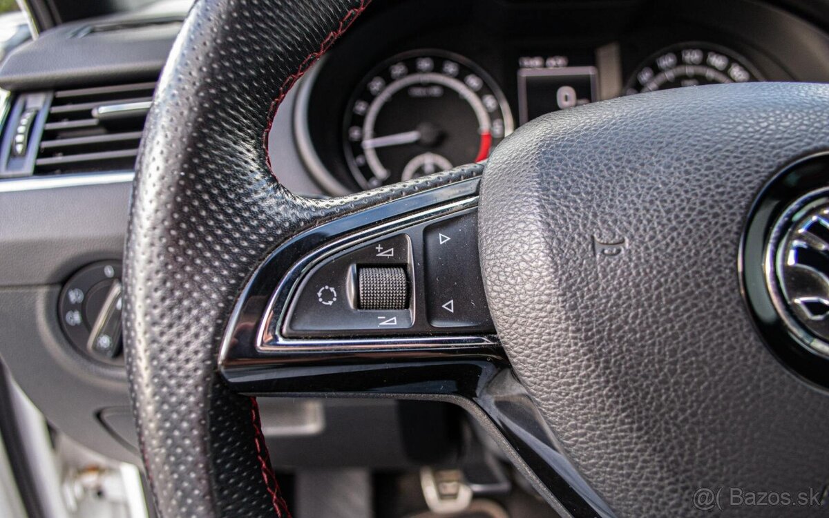 Škoda Octavia 3 Combi 2.0 TDI DPF RS - 14