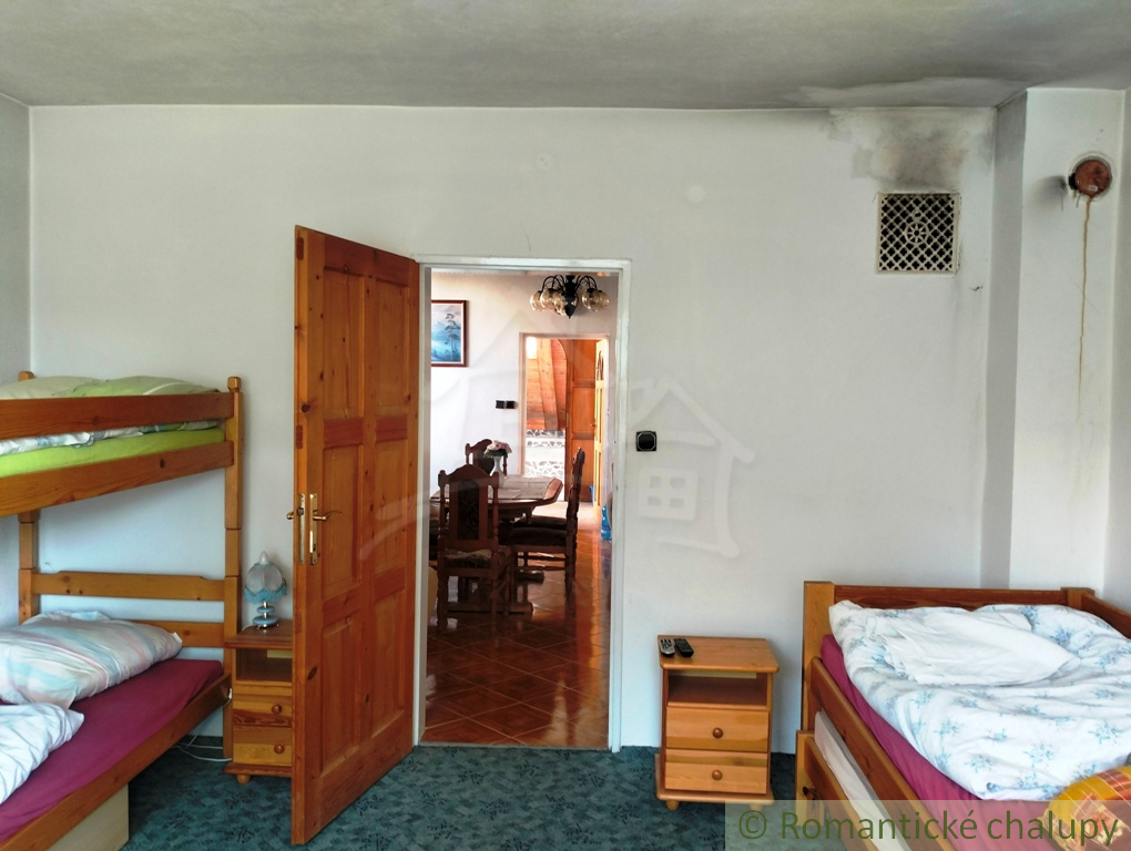 Veľký pekný dom v malebnej obci Nová Lehota na predaj - 14