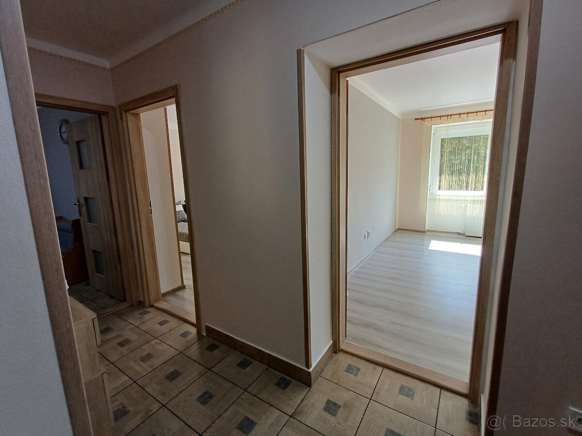 2-Izbovy byt v Komarne na prenajom. - 14
