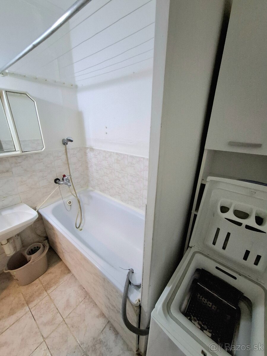 3 - izbový byt v pôvodnom stave, Prievidza - Š. Králika - 14
