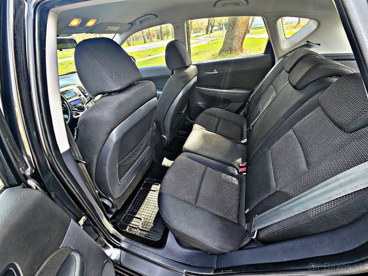 Hyundai i30 1.6 CRDi rv:9/2011 142 tis.km - 14