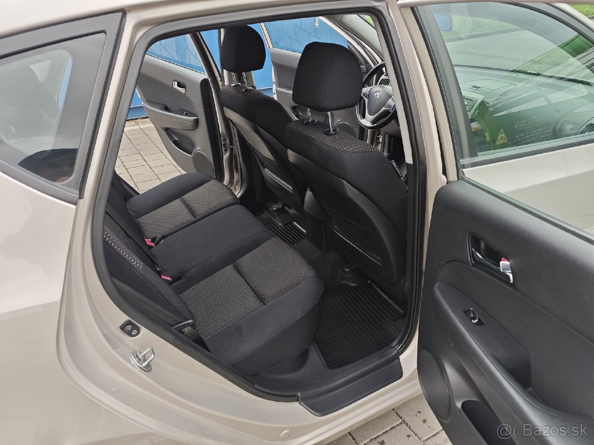 Hyundai I30 85KW 1.6 Crdi 169 tis.km - 14