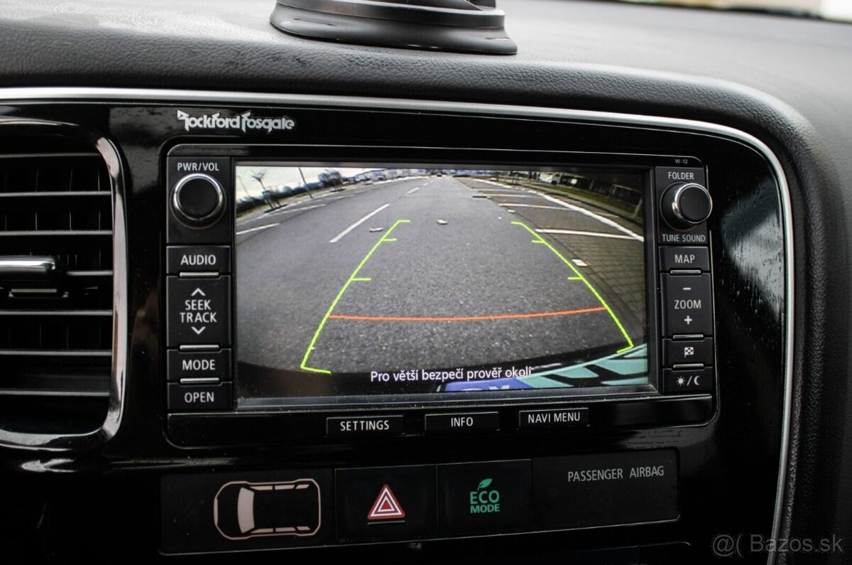 Mitsubishi Outlander 2.0 PHEV 4WD (2013) - 14