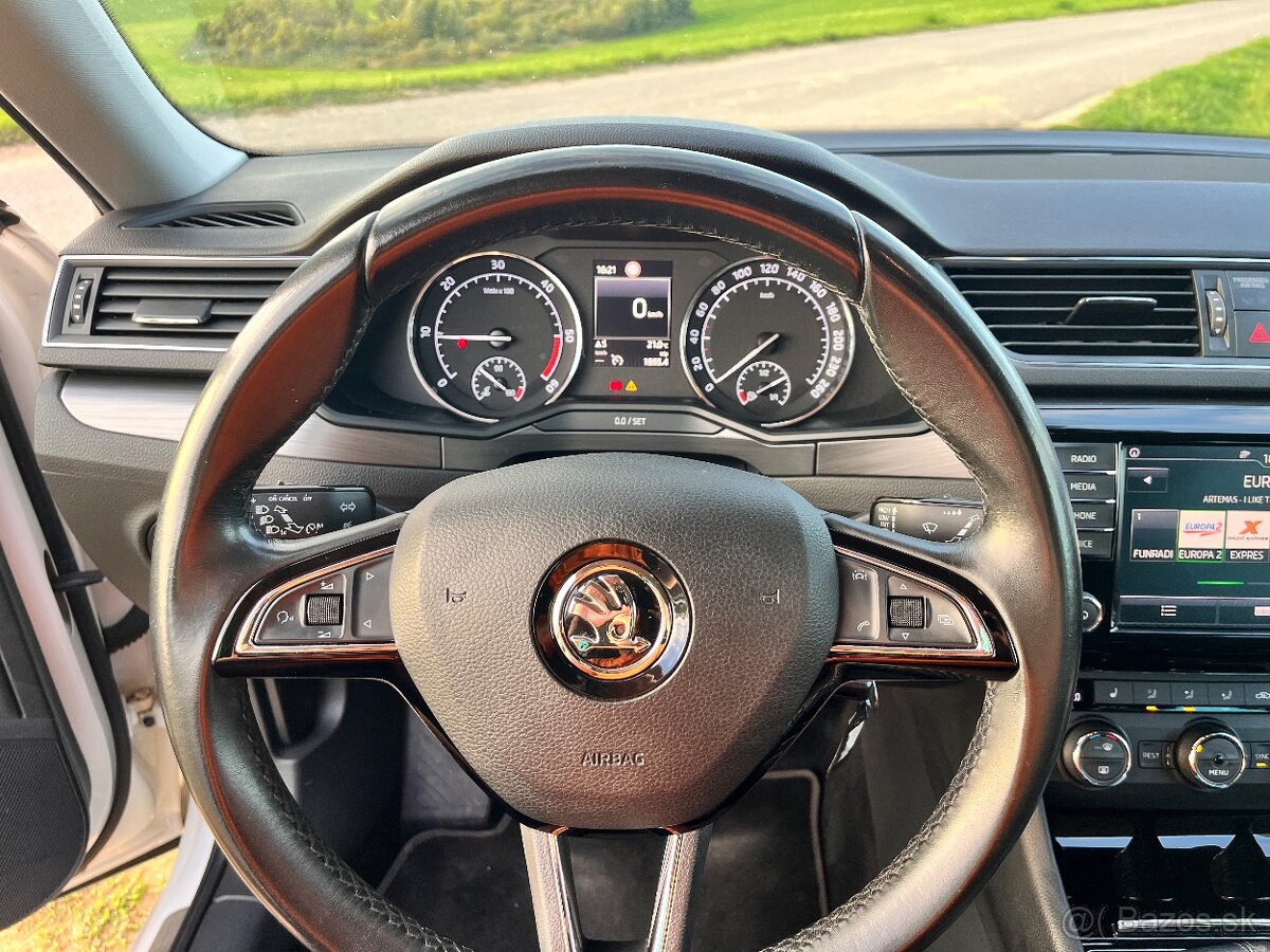 Škoda Superb 4x4 2.0 TDI 110kw Style - 14