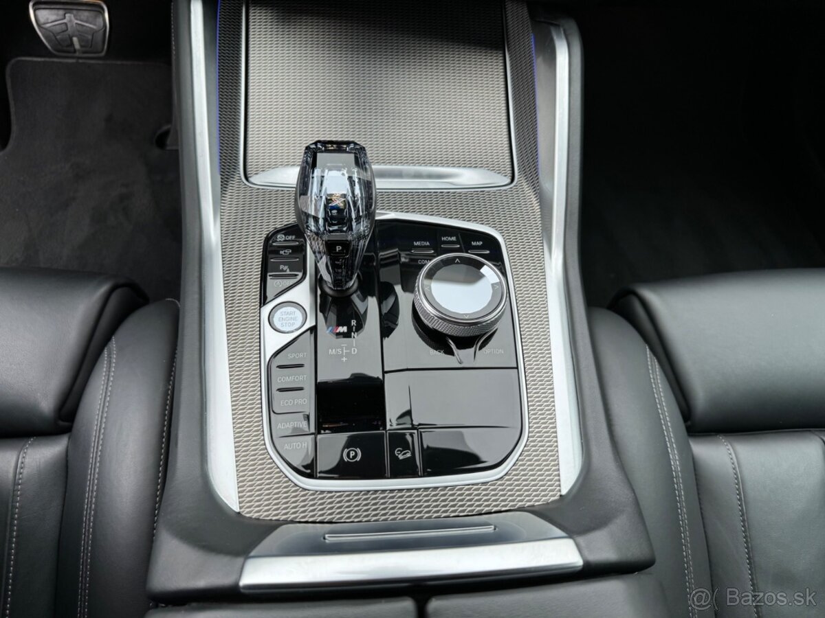 BMW X6 M50i, 2021 rok, 390 kW - 14