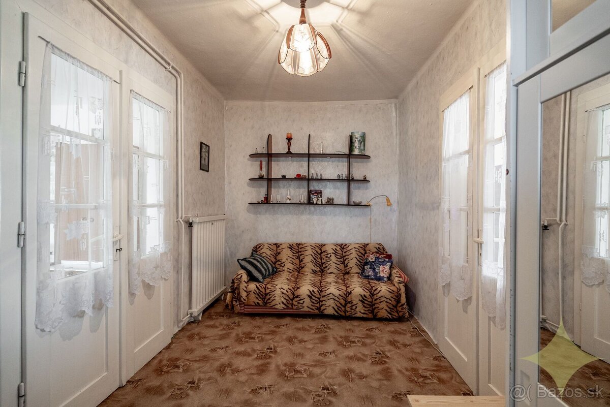 Zaujímavý, čiastočne zrekonštruovaný, rodinný dom v obci Buš - 14