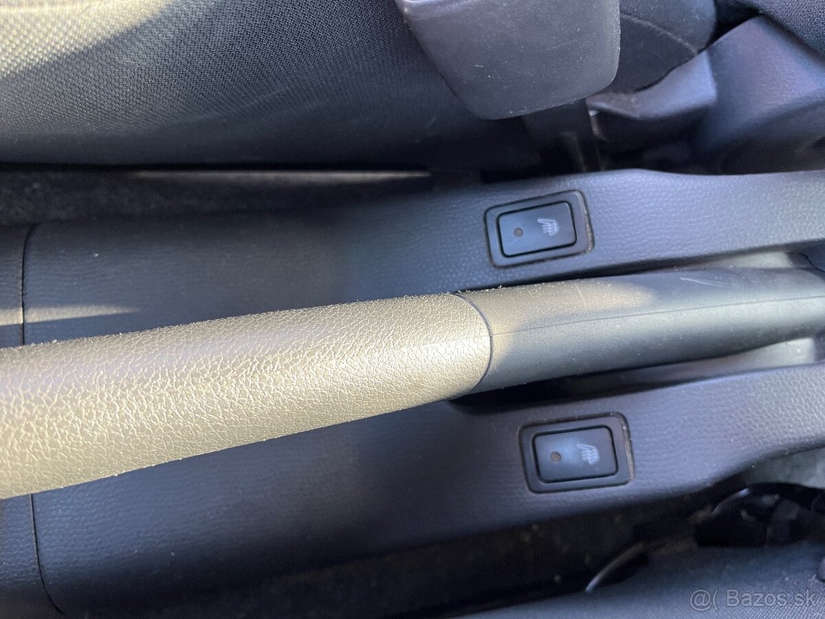 Predám Suzuki Swift 1.3 benzín r.v 2007 - 14