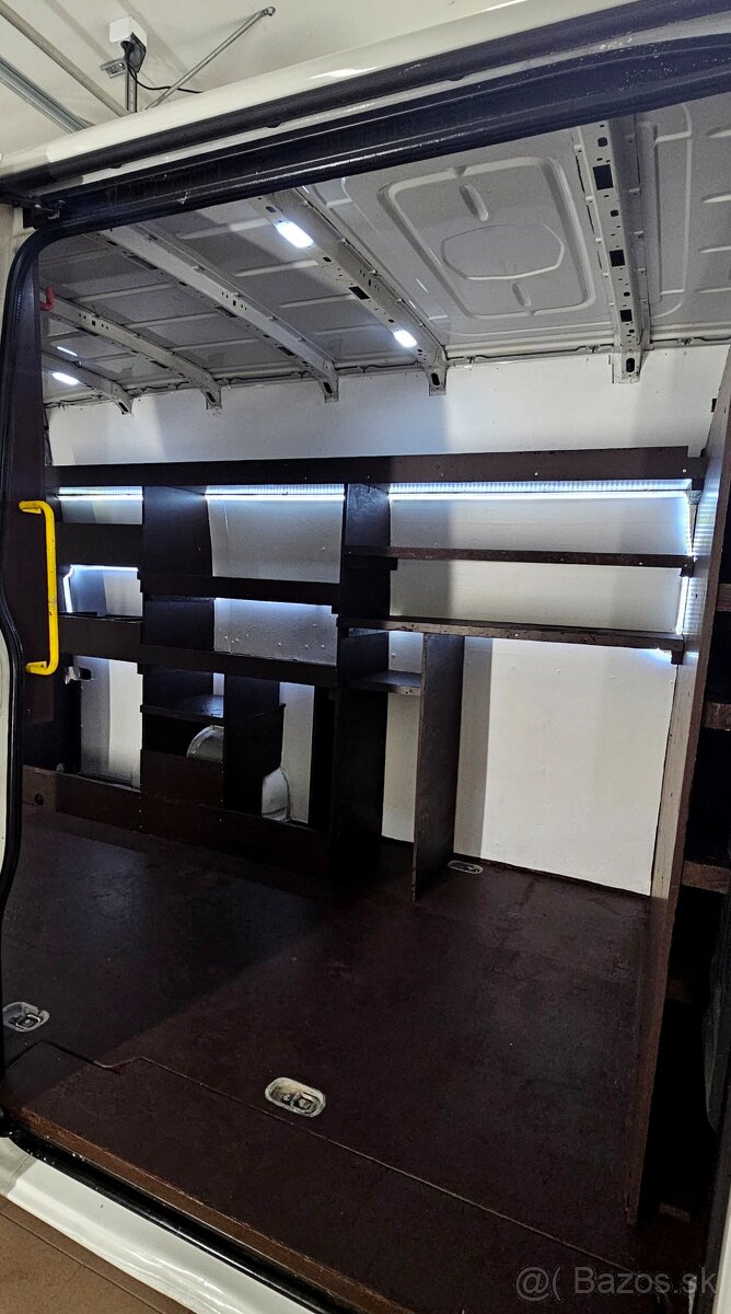 Volkswagen Crafter 2.0 TDI L3H2 FULL LED- NAVI VÝHREV- ŤAŽNÉ - 14