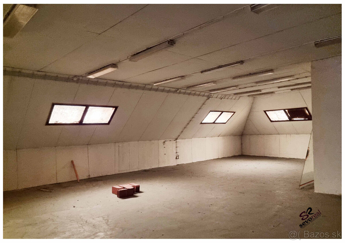 HISTORICKÁ BUDOVA, PREVÁDZKOVÝ DOM, CENTRUM, KREMNICa - 14