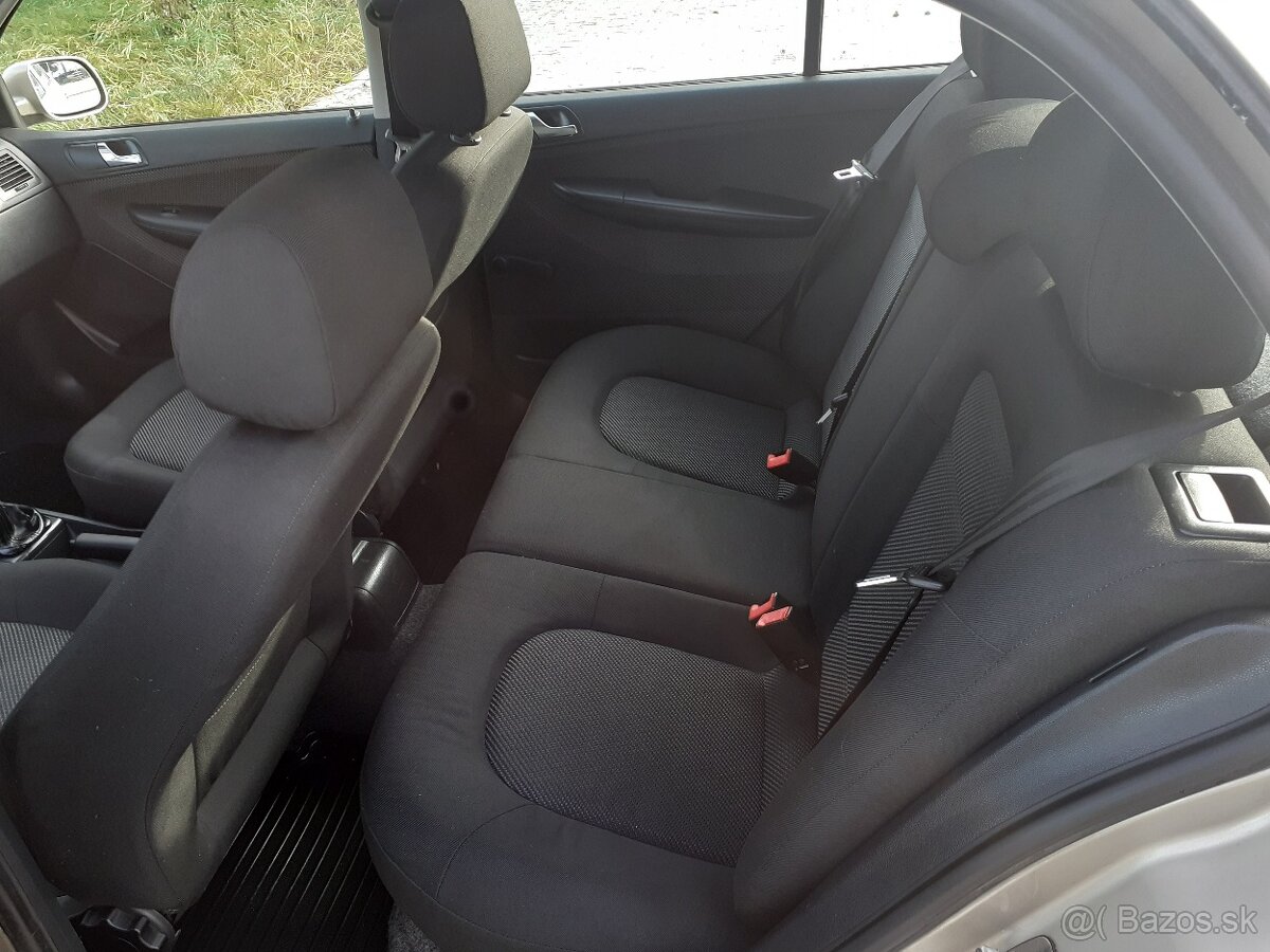 Škoda Fabia 1.2 47kw - 14