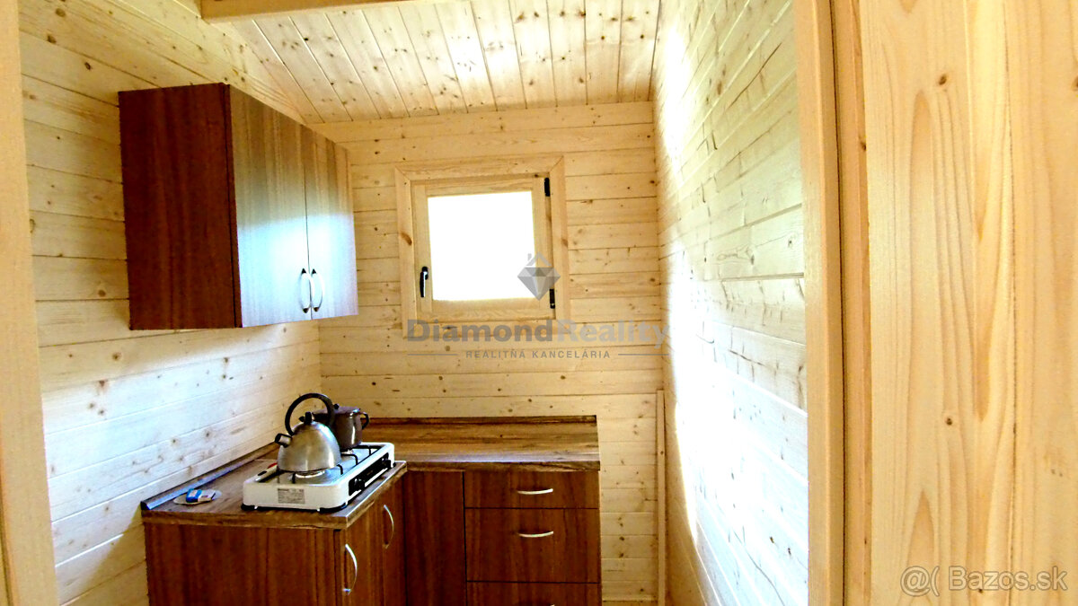 Zrub s pozemkom v Slovinkách, lesy, v zime sneh - 14