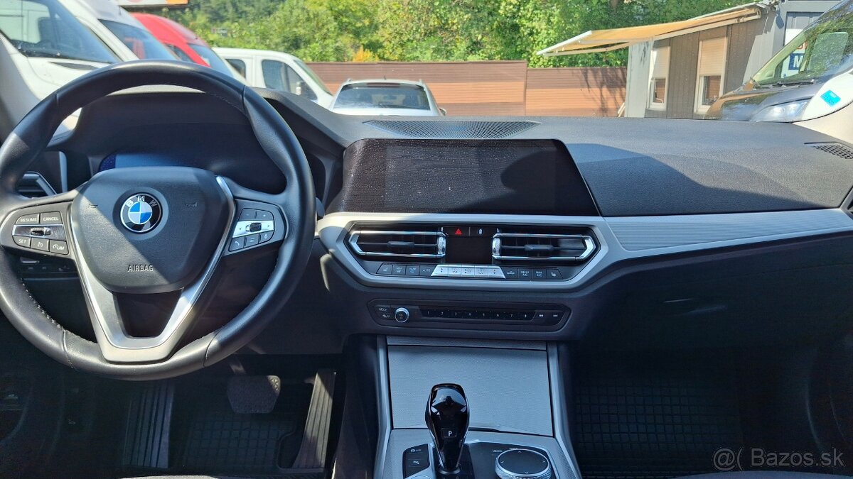 BMW Rad 3 Touring 318d mHEV A/T - 14