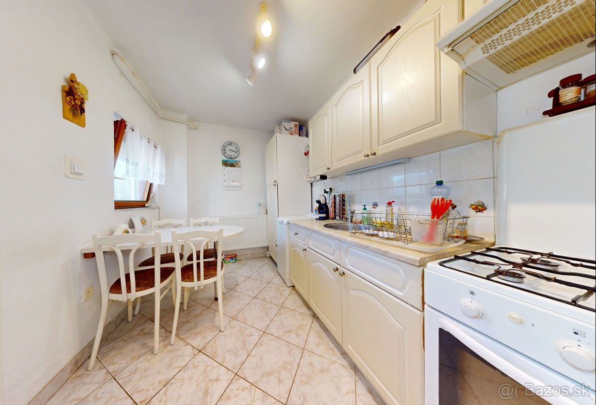 Ponúkame Vám na predaj 4 izbový rodinný dom v obci Trnávka, - 14