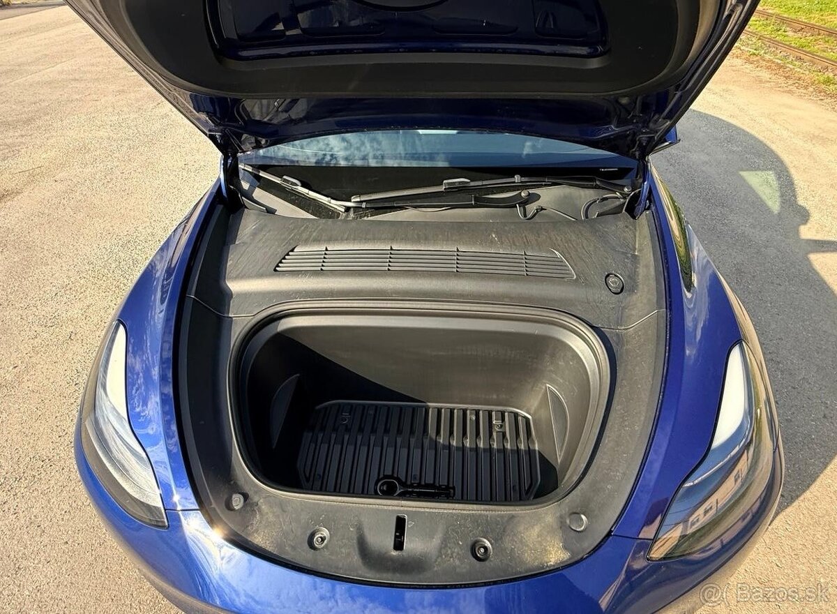 Tesla model Y - 14