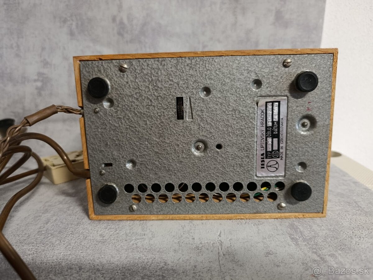 Starý retro telefon Tesla z roku 1979 Velice zachovalý, má č - 14