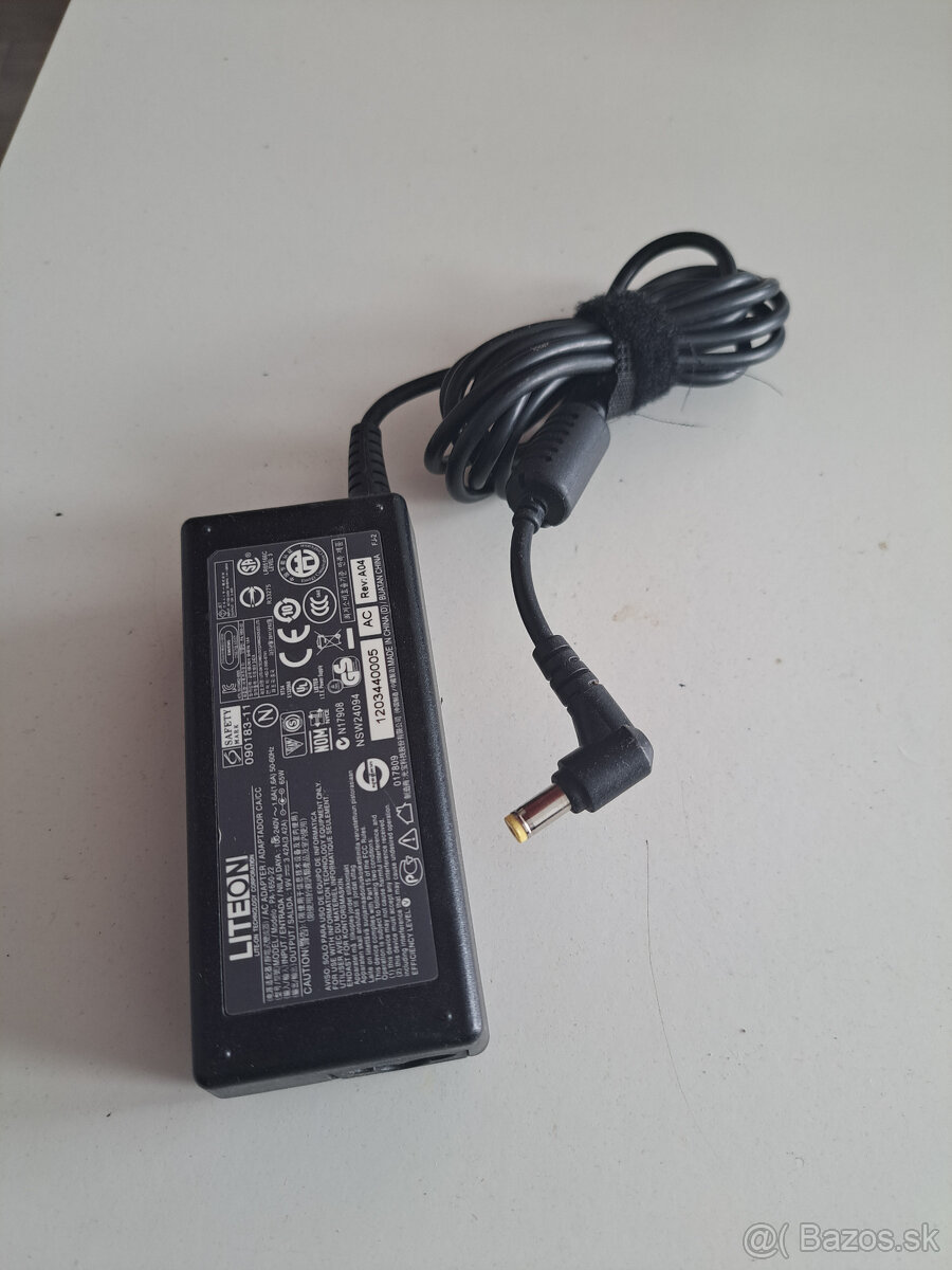 Zdroje adaptéry na notebooky jeden kus 10€ - 14