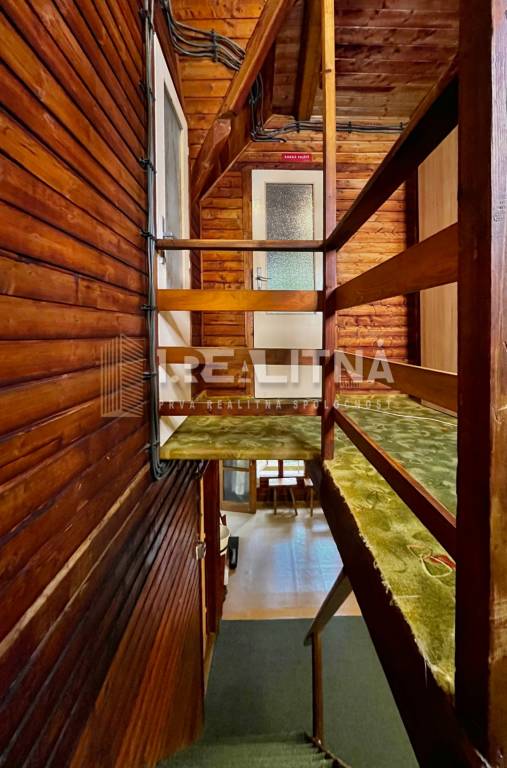 REKREAČNÁ CHATA V LESE NA KOVÁČOVEJ, 339 M2 - 14