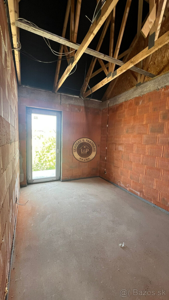 NA PREDAJ-Štýlový 4 izbový byt v novostavbe v Lipanoch - 14