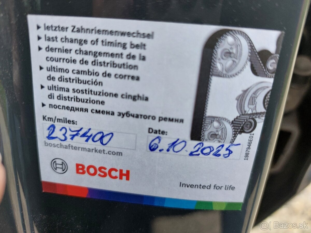 Volkswagen Passat Variant 2.0 TDI BMT Highline 4MOTION - 14