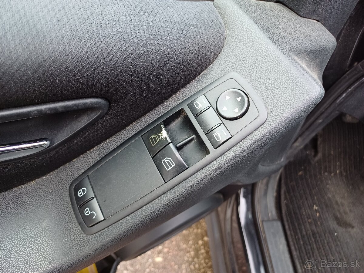 Predám Mercedes-Benz A, 1.4 benzín, 3-dverový,rok výroby 200 - 14