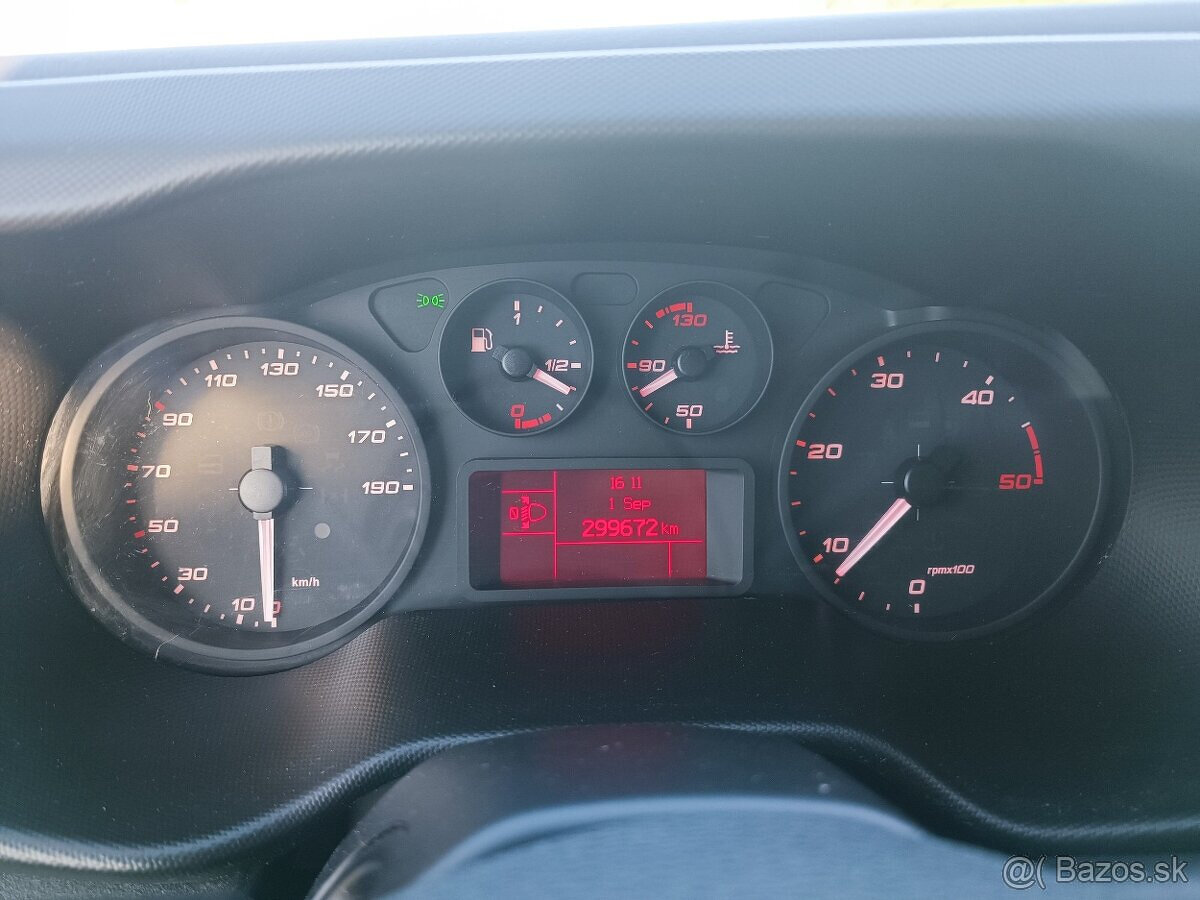 Iveco Daily 352S14 - 2.3 100kw 2018 L3H2 - 14