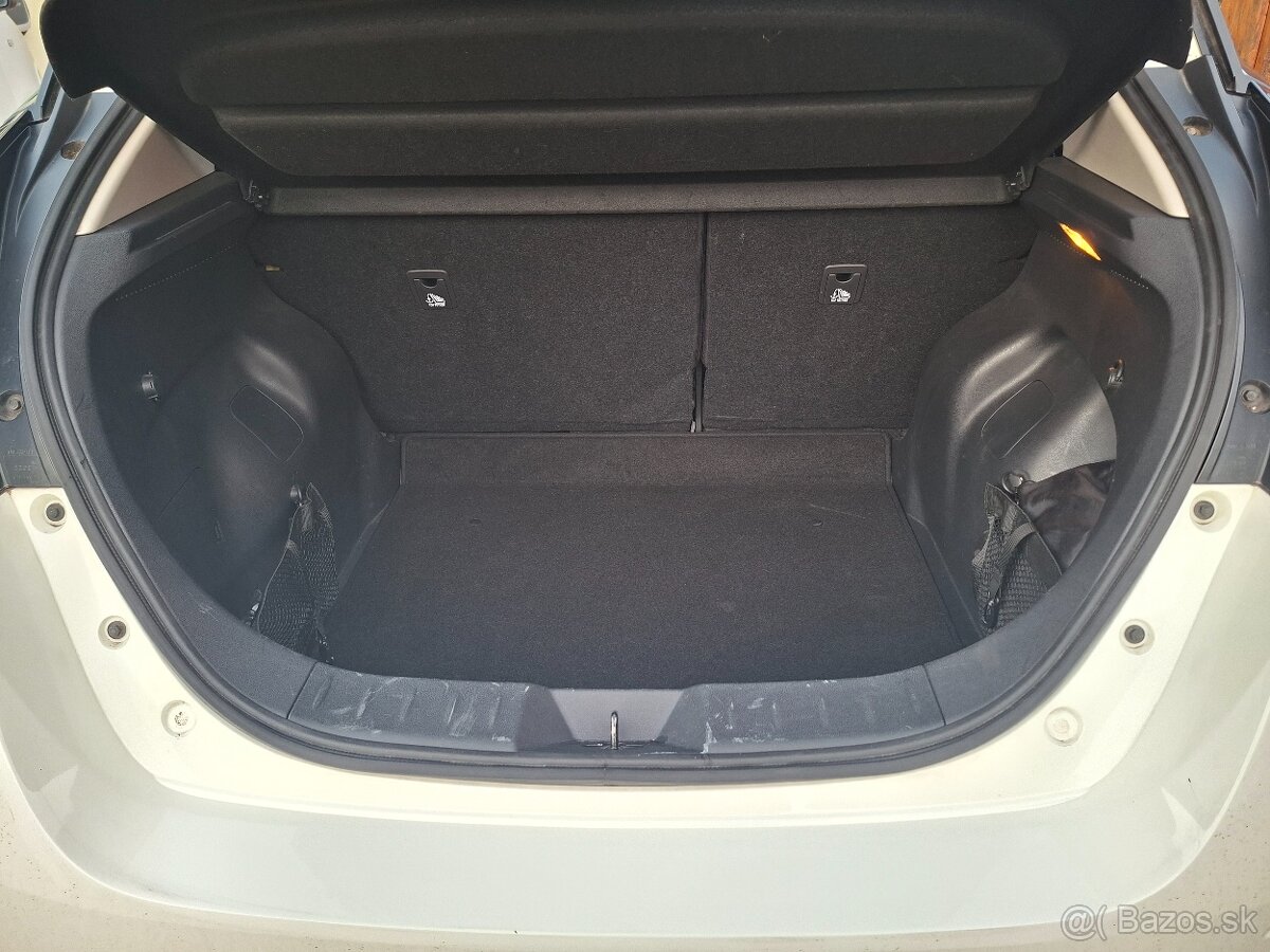 Predám Nissan Leaf 62 kWh batéria, 10/2020 - 14